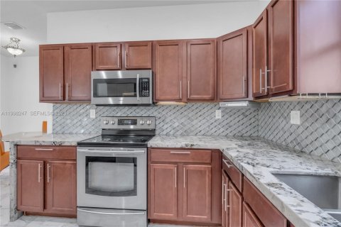 Купить виллу или дом в Хомстед, Флорида 5 спален, 239.22м2, № 2065784 - фото 17