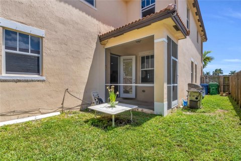 Купить виллу или дом в Хомстед, Флорида 5 спален, 239.22м2, № 2065784 - фото 25