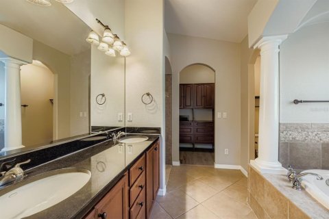 House in Wesley Chapel, Florida 5 bedrooms, 274.8 sq.m. № 1872915 - photo 17