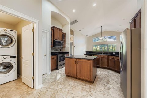 House in Wesley Chapel, Florida 5 bedrooms, 274.8 sq.m. № 1872915 - photo 9