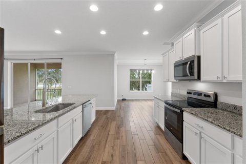 House in Haines City, Florida 3 bedrooms, 170.57 sq.m. № 1917014 - photo 12