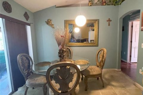 Villa ou maison à vendre à Winter Haven, Floride: 4 chambres, 193.98 m2 № 1840155 - photo 3