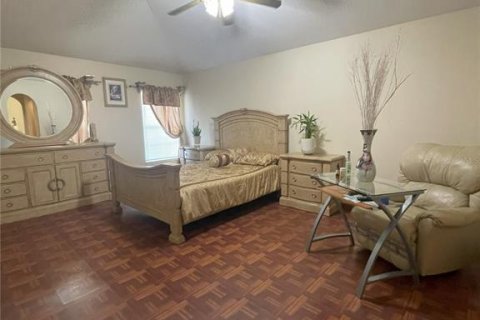House in Winter Haven, Florida 4 bedrooms, 193.98 sq.m. № 1840155 - photo 18