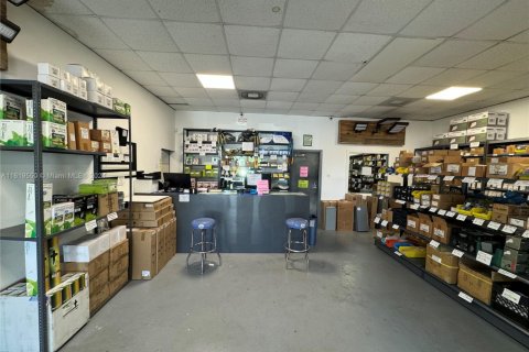 Propiedad comercial en venta en Delray Beach, Florida № 1958115 - foto 2