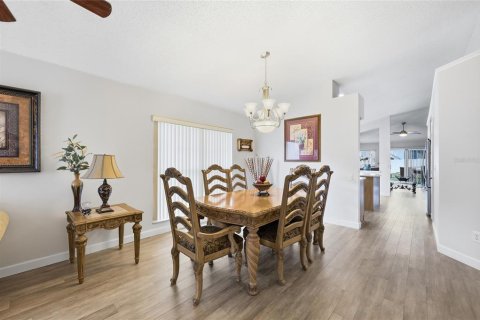 Casa en venta en Altamonte Springs, Florida, 4 dormitorios, 183.2 m2 № 2299855 - foto 4