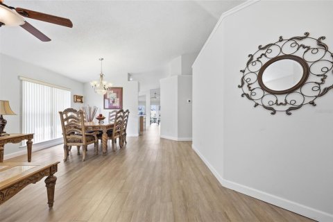 Casa en venta en Altamonte Springs, Florida, 4 dormitorios, 183.2 m2 № 2299855 - foto 3