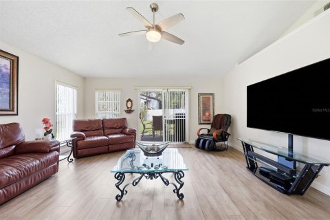 Casa en venta en Altamonte Springs, Florida, 4 dormitorios, 183.2 m2 № 2299855 - foto 17