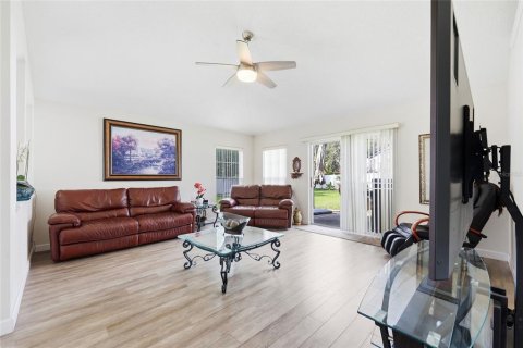 Casa en venta en Altamonte Springs, Florida, 4 dormitorios, 183.2 m2 № 2299855 - foto 18