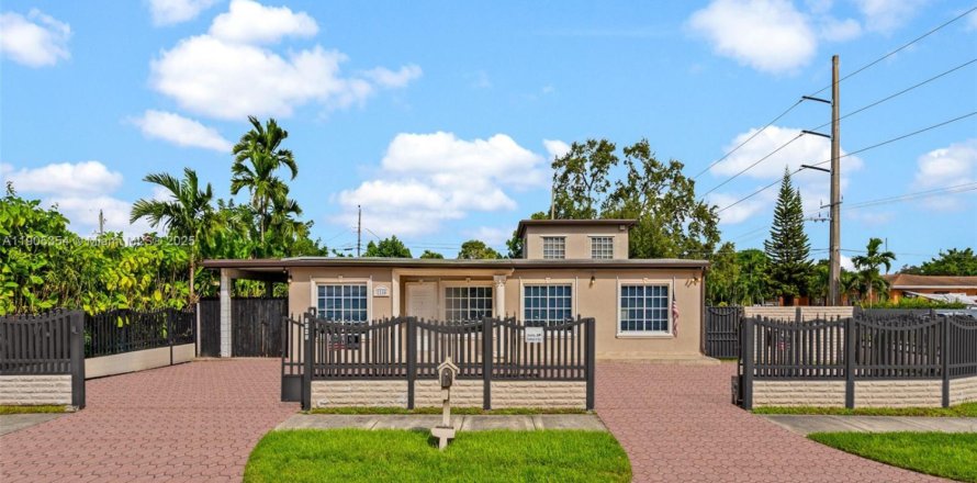 Таунхаус в Майами, Флорида 4 спальни, 204.66м2 № 1956145