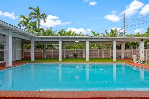 Снять в аренду таунхаус в Майами, Флорида 4 спальни, 204.66м2, № 1956145 - фото 29