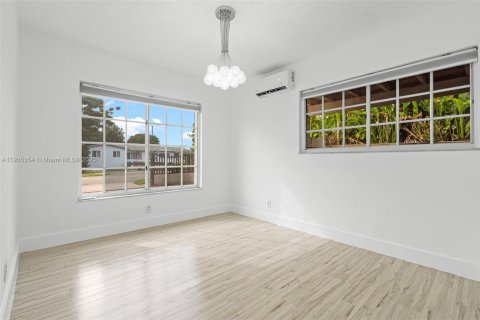Снять в аренду таунхаус в Майами, Флорида 4 спальни, 204.66м2, № 1956145 - фото 18