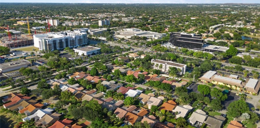 Casa en Coral Springs, Florida 3 dormitorios, 292.08 m2 № 1189893