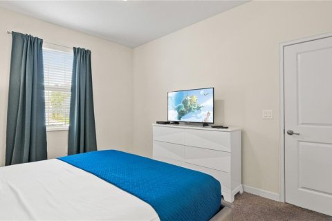 House in Davenport, Florida 8 bedrooms, 363.15 sq.m. № 219667 - photo 8