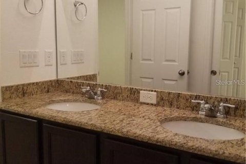 Villa ou maison à louer à Kissimmee, Floride: 3 chambres, 184.5 m2 № 2302634 - photo 5