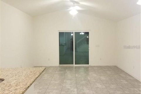 Villa ou maison à louer à Kissimmee, Floride: 3 chambres, 184.5 m2 № 2302634 - photo 4