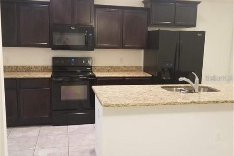 Villa ou maison à louer à Kissimmee, Floride: 3 chambres, 184.5 m2 № 2302634 - photo 2