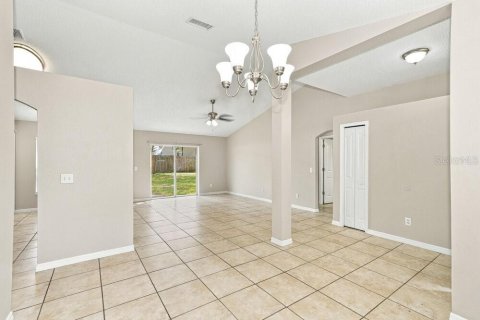 Villa ou maison à louer à Tampa, Floride: 3 chambres, 125.33 m2 № 2426887 - photo 4