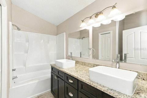 Villa ou maison à louer à Tampa, Floride: 3 chambres, 125.33 m2 № 2426887 - photo 15