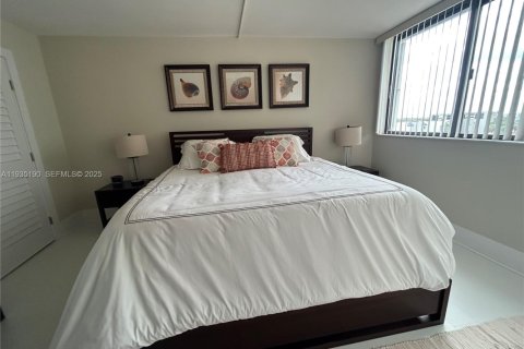 Condo in Jupiter, Florida, 2 bedrooms  № 1994791 - photo 11