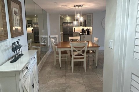 Condo in Jupiter, Florida, 2 bedrooms  № 1994791 - photo 1