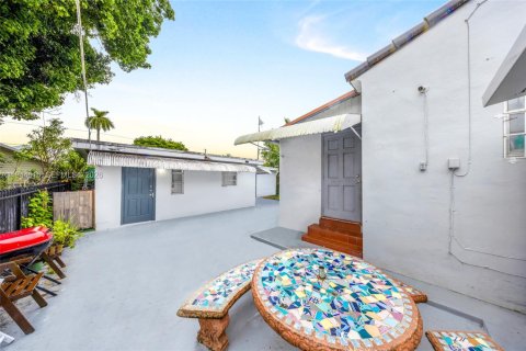 Immobilier commercial à vendre à Miami, Floride: 158.68 m2 № 2060115 - photo 16