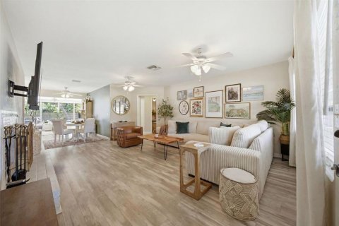 House in Clearwater, Florida 2 bedrooms, 113.62 sq.m. № 2223236 - photo 8