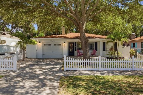 Casa en Clearwater, Florida 2 dormitorios, 113.62 m2 № 2223236
