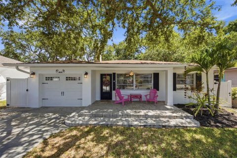 House in Clearwater, Florida 2 bedrooms, 113.62 sq.m. № 2223236 - photo 4