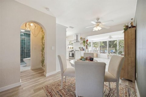 House in Clearwater, Florida 2 bedrooms, 113.62 sq.m. № 2223236 - photo 16