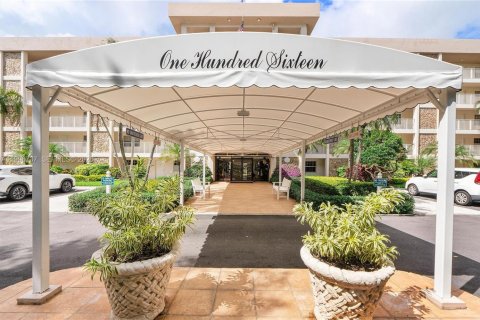 Condo in Pompano Beach, Florida, 2 bedrooms  № 2060824 - photo 10