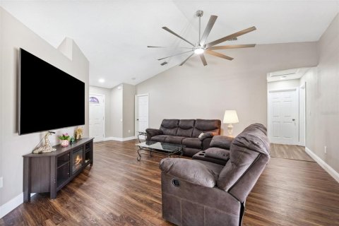 House in Spring Hill, Florida 4 bedrooms, 152.92 sq.m. № 1674006 - photo 21