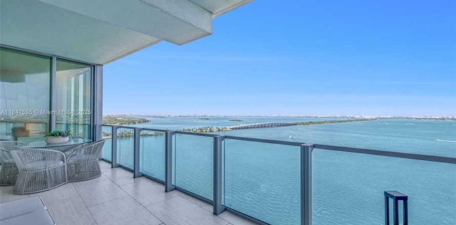 Condominio en Miami, Florida, 2 dormitorios № 1849251