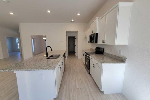 House in Ocala, Florida 4 bedrooms, 208.1 sq.m. № 2152366 - photo 10