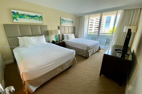 Condo in Fort Lauderdale, Florida, 2 bedrooms  № 1709796 - photo 3