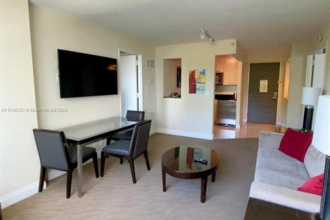 Condo in Fort Lauderdale, Florida, 2 bedrooms  № 1709796 - photo 11