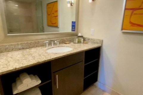 Condo in Fort Lauderdale, Florida, 2 bedrooms  № 1709796 - photo 5