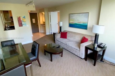 Condo in Fort Lauderdale, Florida, 2 bedrooms  № 1709796 - photo 13