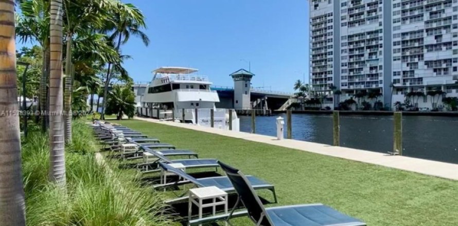 Condo in Fort Lauderdale, Florida, 2 bedrooms № 1709796