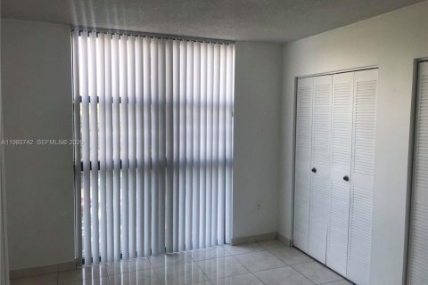 Купить кондоминиум в Майами, Флорида 2 спальни, 83.43м2, № 2049576 - фото 13