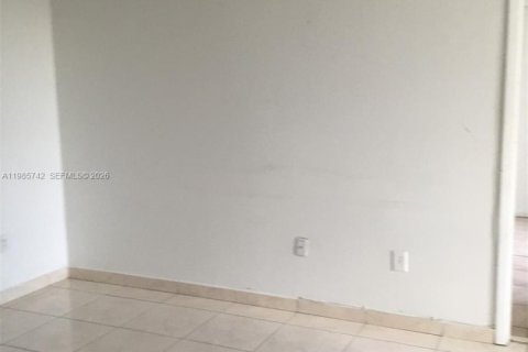 Купить кондоминиум в Майами, Флорида 2 спальни, 83.43м2, № 2049576 - фото 9