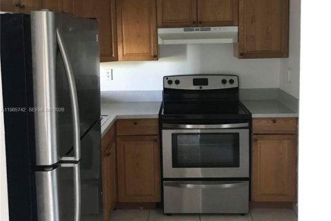 Кондоминиум с 2 спальнями в Майами, Флорида № 2049576