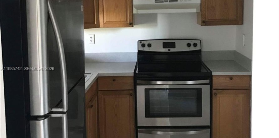 Кондоминиум с 2 спальнями в Майами, Флорида № 2049576