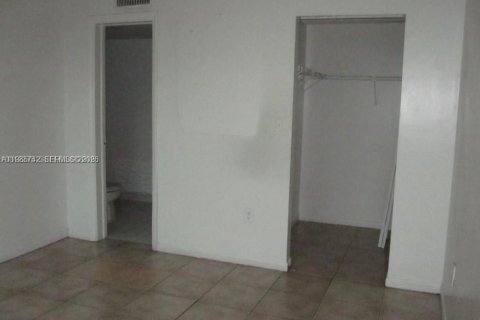 Купить кондоминиум в Майами, Флорида 2 спальни, 83.43м2, № 2049576 - фото 10