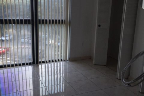 Купить кондоминиум в Майами, Флорида 2 спальни, 83.43м2, № 2049576 - фото 16
