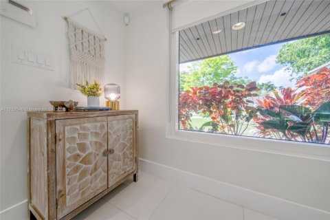 Casa en alquiler en Miami, Florida, 4 dormitorios, 214.88 m2 № 2060031 - foto 22