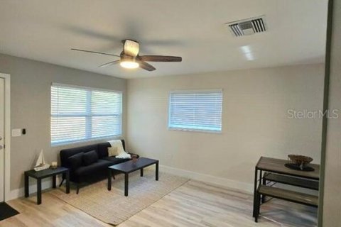 Apartment in Largo, Florida 2 bedrooms, 65.03 sq.m. № 1819073 - photo 4