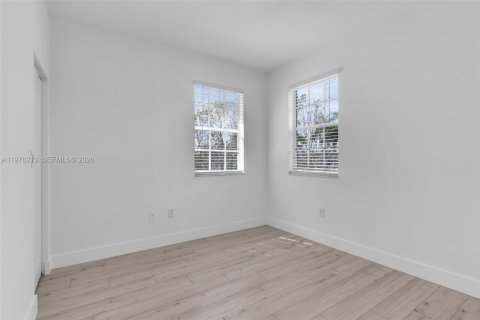 Townhouse in Miami, Florida 3 bedrooms, 165.09 sq.m. № 2040851 - photo 16