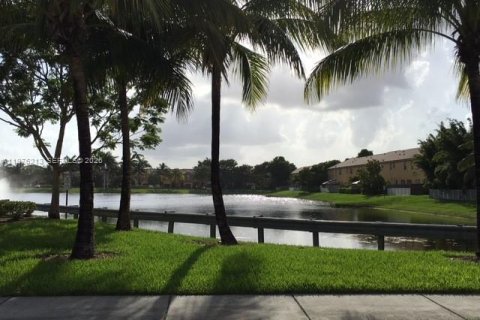 Townhouse in Miami, Florida 3 bedrooms, 165.09 sq.m. № 2040851 - photo 25