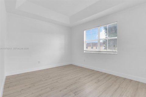 Townhouse in Miami, Florida 3 bedrooms, 165.09 sq.m. № 2040851 - photo 12