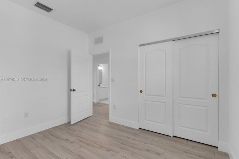 Townhouse in Miami, Florida 3 bedrooms, 165.09 sq.m. № 2040851 - photo 19